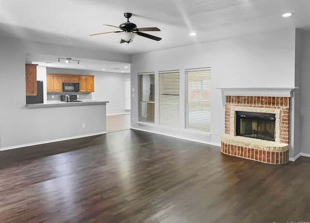 4-bedroom rental at 12615 Point Summit in San Antonio, TX — photo 3