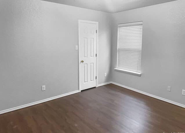 4-bedroom rental at 12615 Point Summit in San Antonio, TX — photo 4
