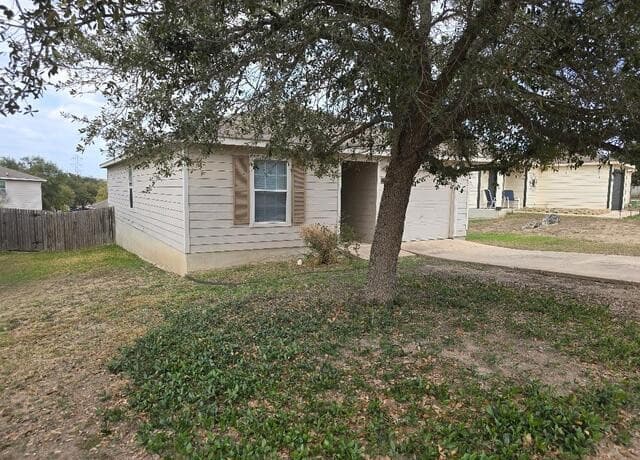 3-bedroom rental at 11207 Country Canyon in San Antonio, TX — photo 3