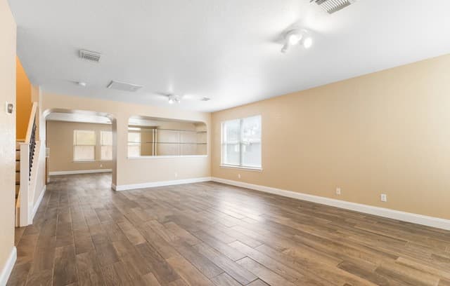 140 Springtree Pkwy — photo 3