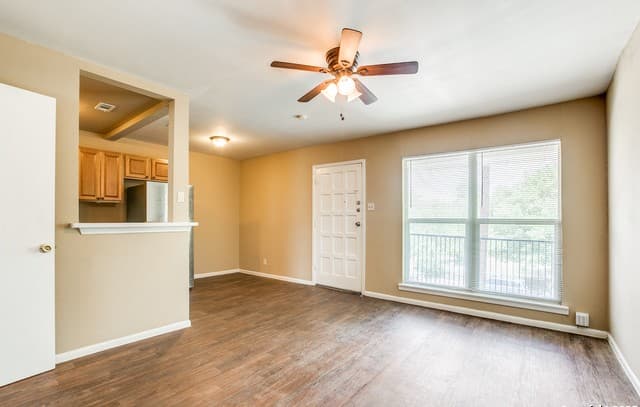 216 Lucas St Unit 8 — photo 2