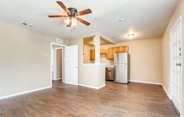 216 Lucas St Unit 8 — photo 3