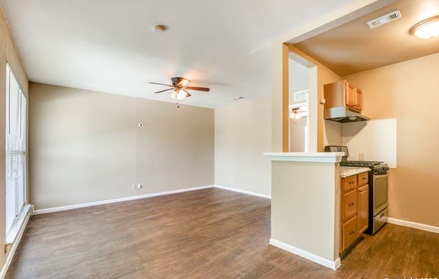 216 Lucas St Unit 8 — photo 4