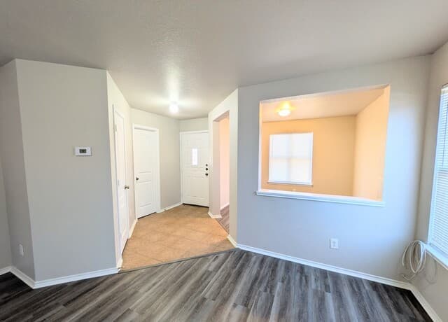 4714 Roxio Dr — photo 4