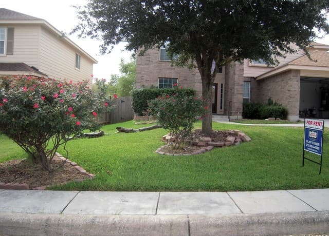 4223 Whitney Green — photo 2