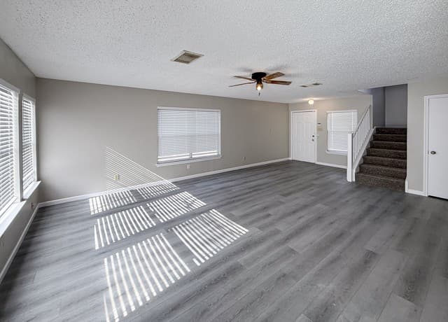 3-bedroom rental at 9730 Frost Plain Dr in San Antonio, TX — photo 3