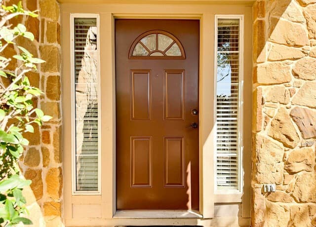 3-bedroom rental at 5630 Sendero Spring in San Antonio, TX — photo 3
