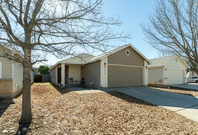 3-bedroom rental at 12246 Autumn Cherry in San Antonio TX