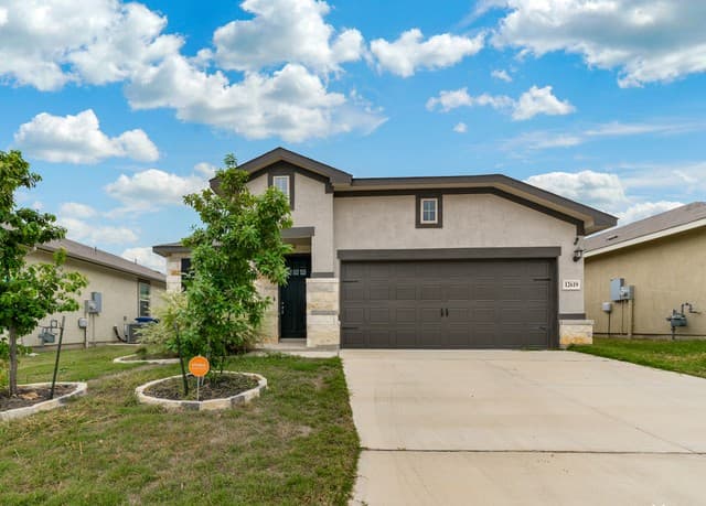 3-bedroom rental at 12619 Delcia Trl in San Antonio TX