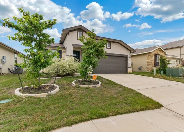 3-bedroom rental at 12619 Delcia Trl in San Antonio, TX — photo 3