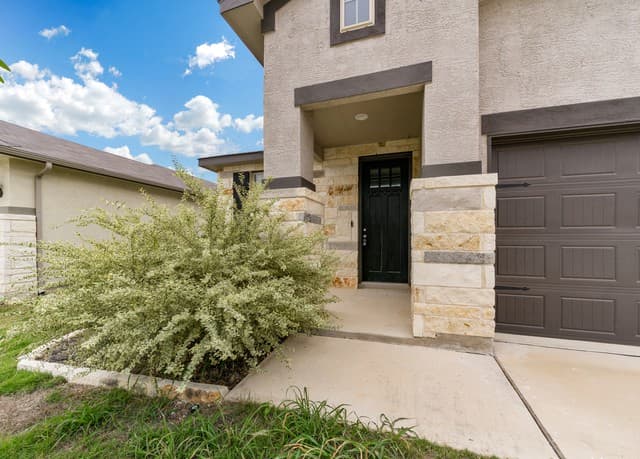 3-bedroom rental at 12619 Delcia Trl in San Antonio, TX — photo 5