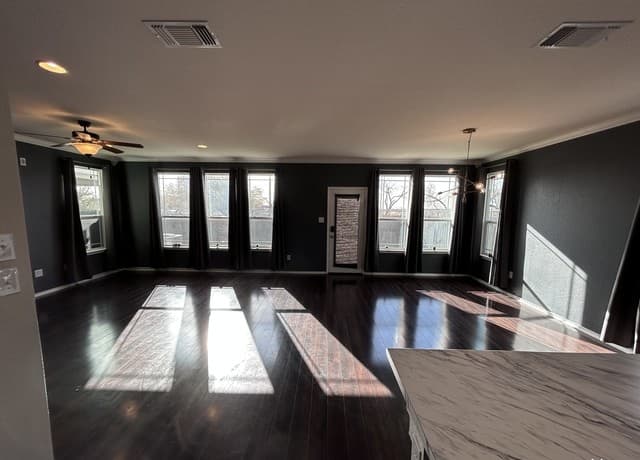 318 Pleasanton Cir — photo 5