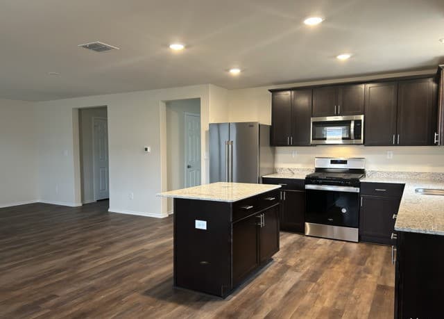 3-bedroom rental at 13723 Redtail Landing in San Antonio, TX — photo 5