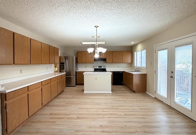 4-bedroom rental at 9202 Roquefort in San Antonio, TX — photo 3
