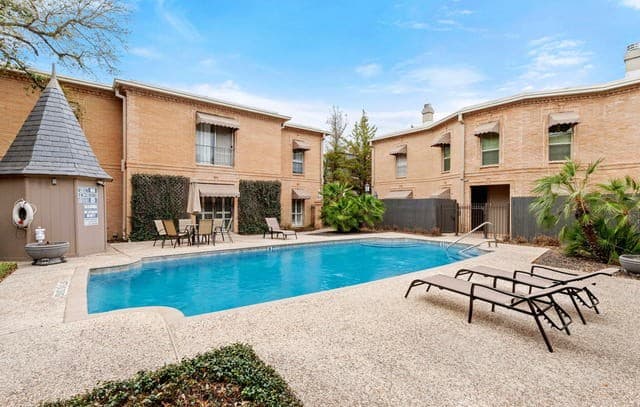 7707 Broadway Unit 12 — photo 1