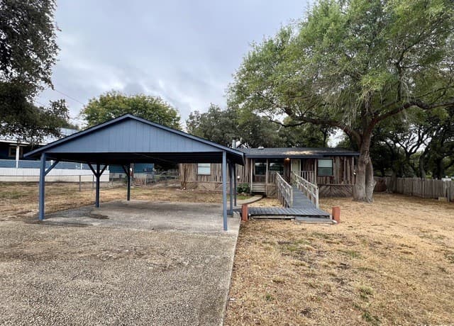 3-bedroom rental at 11948 Grapevine St in San Antonio TX