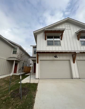 3-bedroom rental at 7618 Agave Bend Unit 102 in San Antonio, TX — photo 3