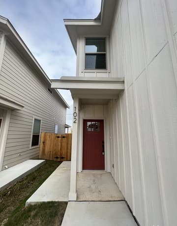 3-bedroom rental at 7618 Agave Bend Unit 102 in San Antonio, TX — photo 4