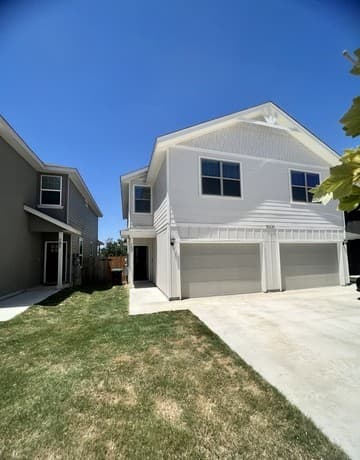 3-bedroom rental at 10335 Lynwood Creek Unit 102 in San Antonio TX
