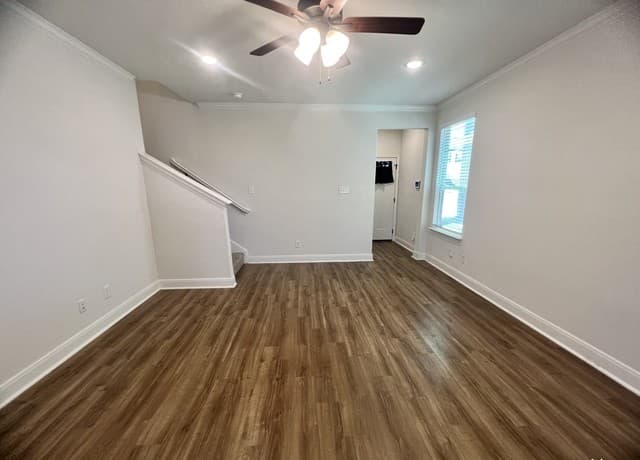 3-bedroom rental at 10335 Lynwood Creek Unit 102 in San Antonio, TX — photo 4