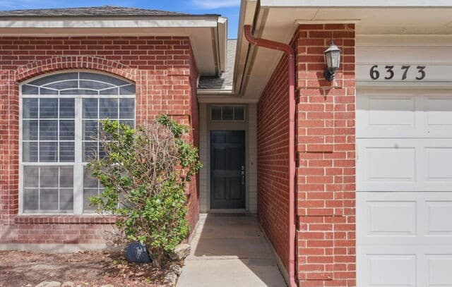 4-bedroom rental at 6373 Parkland Oaks in San Antonio, TX — photo 4
