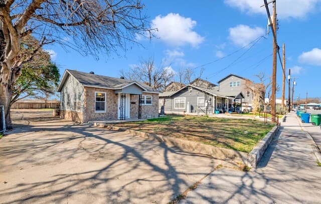 120 Bank St — photo 2