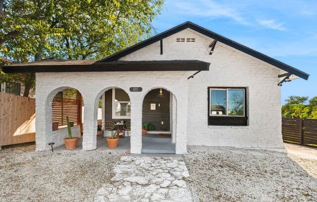 810 Dakota — photo 3