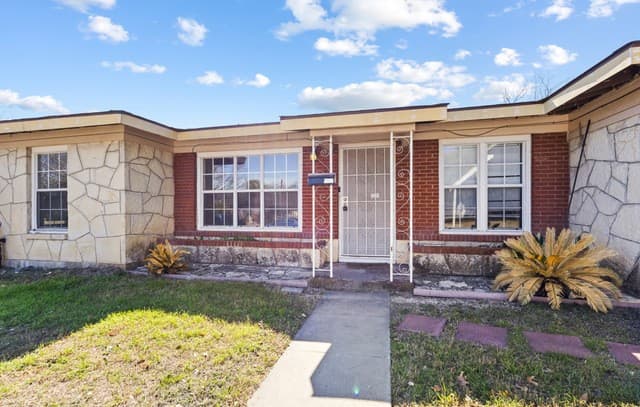 3-bedroom rental at 210 Dryden in San Antonio, TX — photo 3