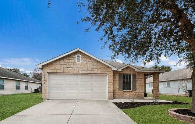 8111 Running Hollow — photo 2