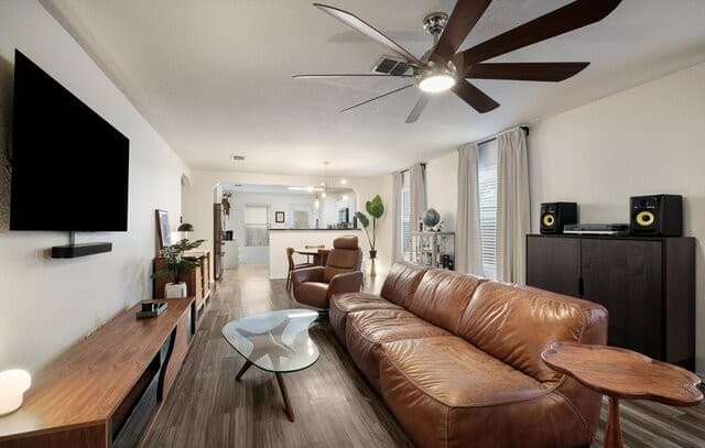 8111 Running Hollow — photo 4