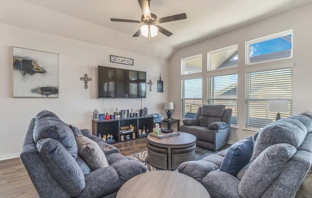 8024 Trail Grant — photo 3