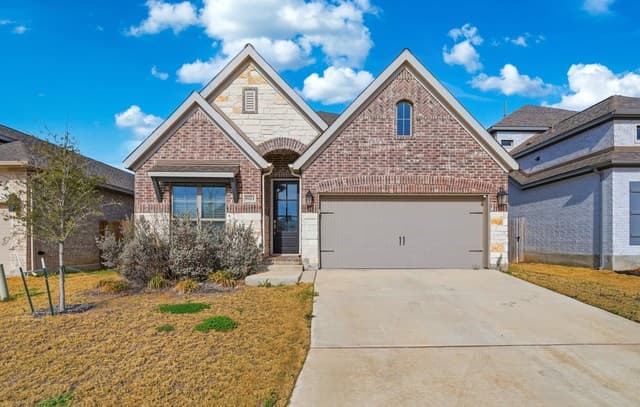 3-bedroom rental at 9923 Heeler Hand in San Antonio, TX — photo 2