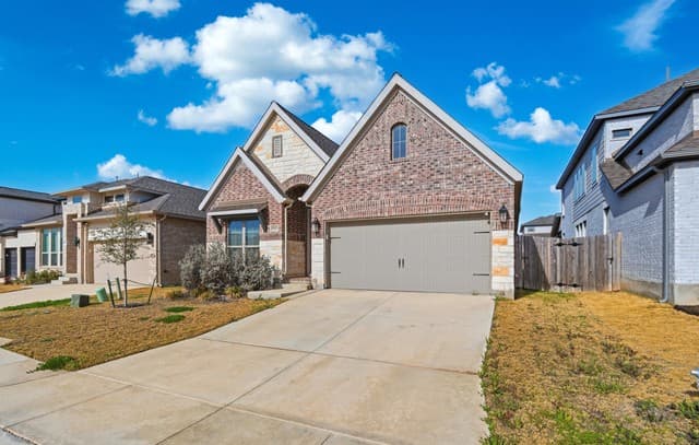 3-bedroom rental at 9923 Heeler Hand in San Antonio, TX — photo 3