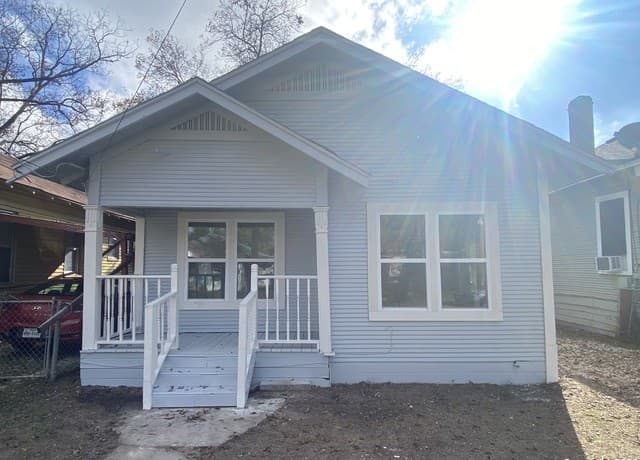 350 Barrett Pl — photo 1