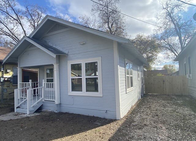 350 Barrett Pl — photo 2