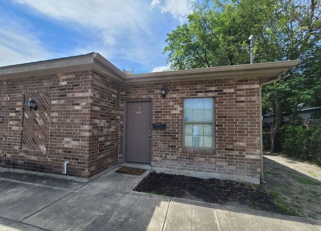 10911 Baltic Dr Unit 202 — photo 1