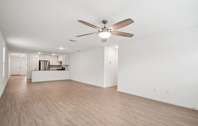 4-bedroom rental at 7216 Pasture in San Antonio, TX — photo 4