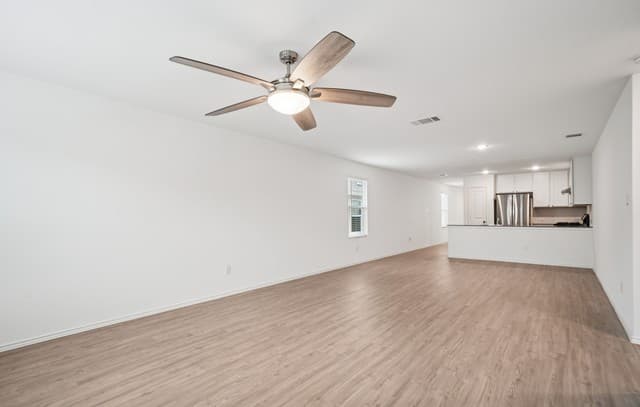 4-bedroom rental at 7216 Pasture in San Antonio, TX — photo 5