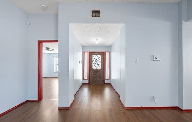 3-bedroom rental at 7919 Wayside Trail in San Antonio, TX — photo 5