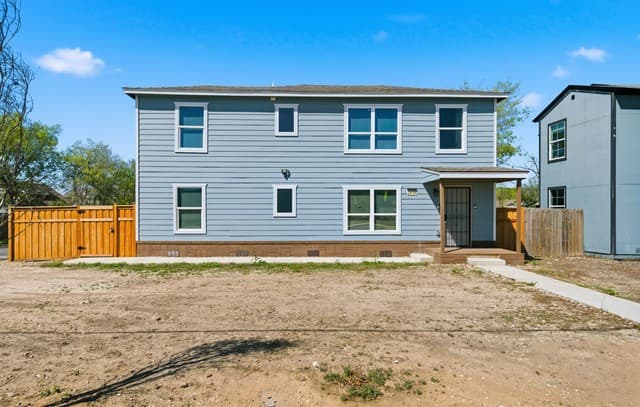 2819 Pine — photo 1