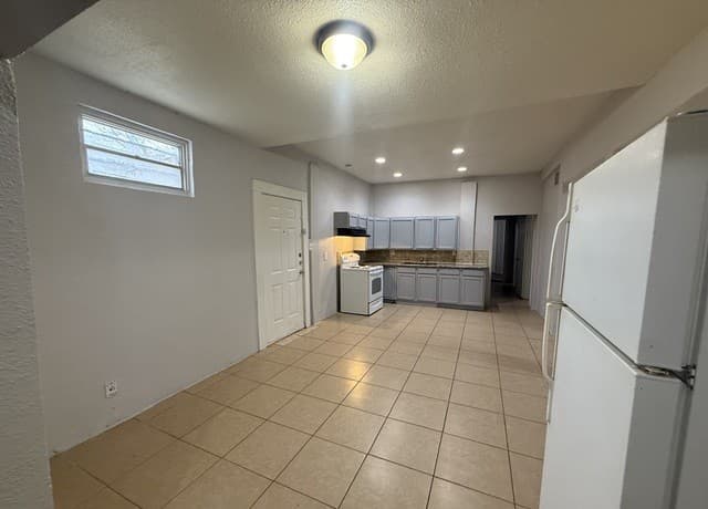 351 Cortez Unit 1 — photo 2