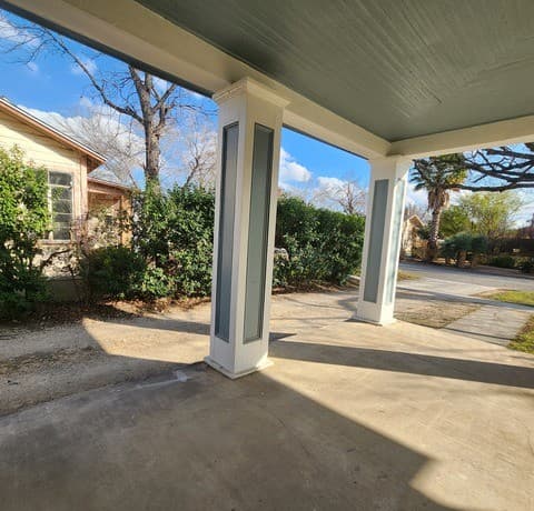 1027 Mistletoe Unit 2 — photo 2