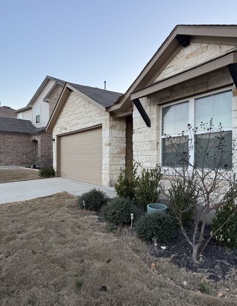 4-bedroom rental at 4837 Theralite in San Antonio, TX — photo 4