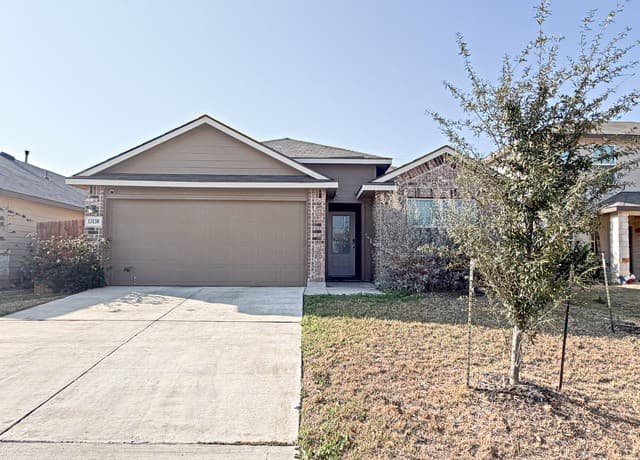 3-bedroom rental at 13138 Whisper Bend in San Antonio TX