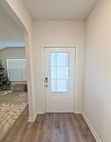 3-bedroom rental at 13138 Whisper Bend in San Antonio, TX — photo 2