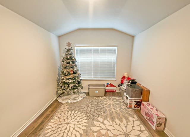 3-bedroom rental at 13138 Whisper Bend in San Antonio, TX — photo 4