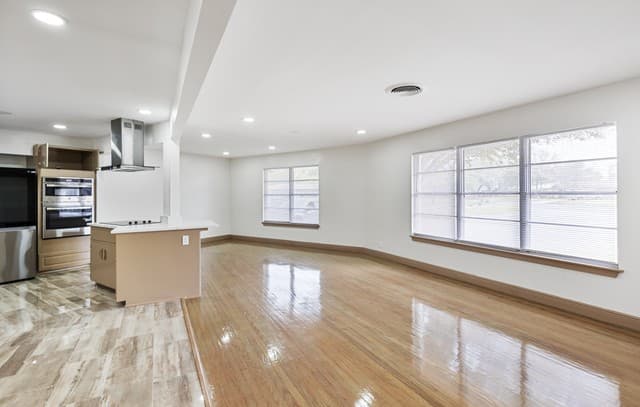 351 Northridge — photo 3