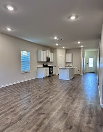 4-bedroom rental at 21328 Ruby in San Antonio, TX — photo 3