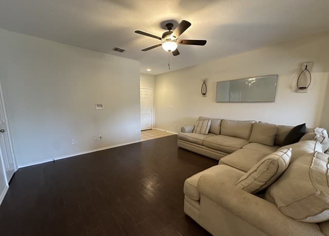 3-bedroom rental at 26954 Villa Toscana in San Antonio, TX — photo 5