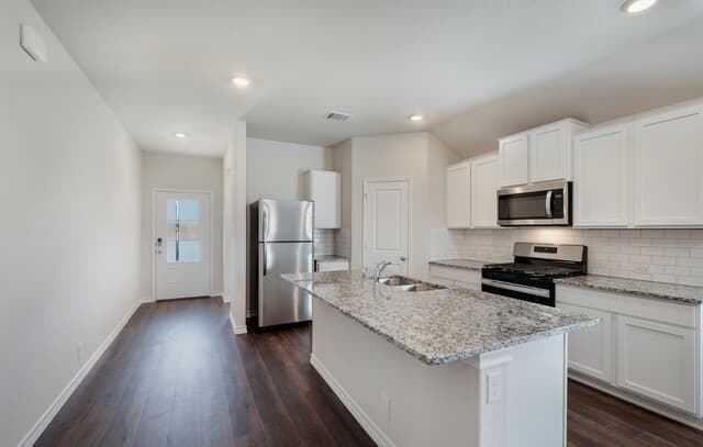 4-bedroom rental at 5619 Chase in San Antonio, TX — photo 4